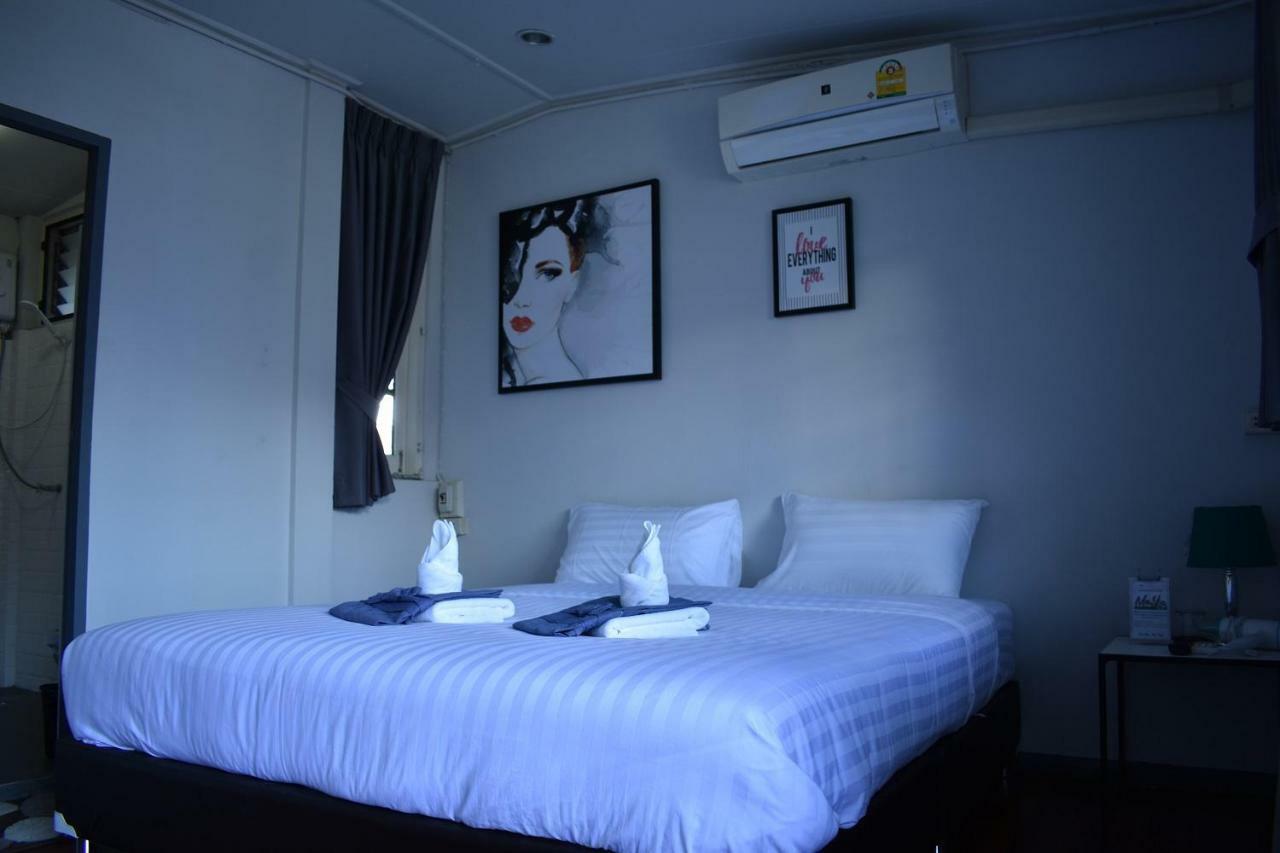 Maya Bed And Food Hostel Чіангмай Екстер'єр фото