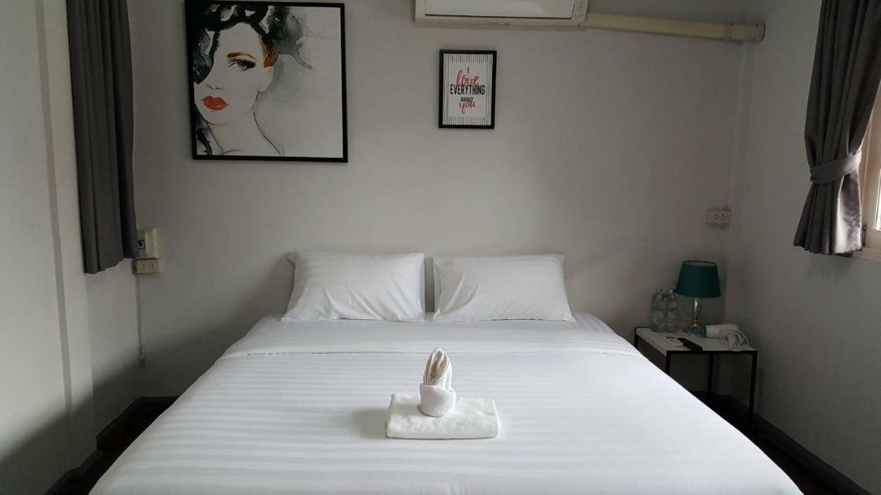 Maya Bed And Food Hostel Чіангмай Екстер'єр фото
